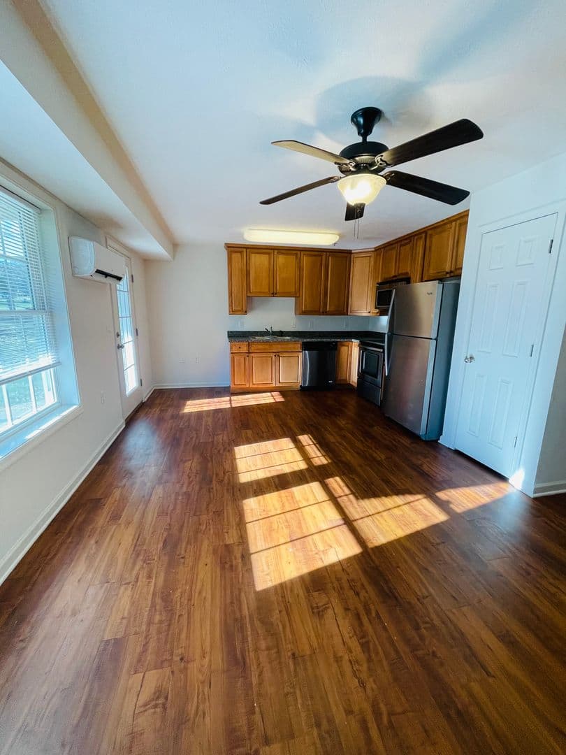 Harrisonburg House: 1372 Katie Grove Way Unit 2