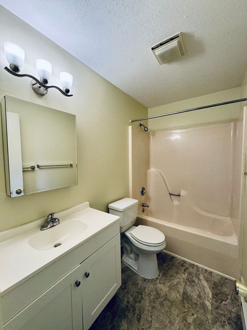 Harrisonburg House: 99 Dutch Mill Court