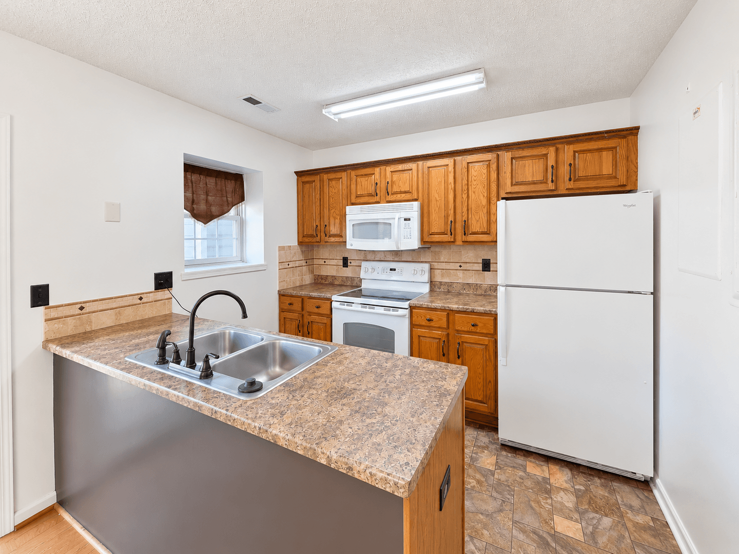 Harrisonburg House: 1130 Patrick Henry Place