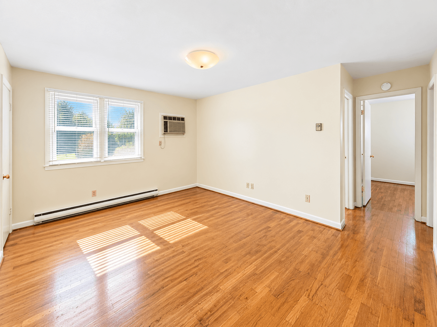 Harrisonburg House: 128 New York Ave