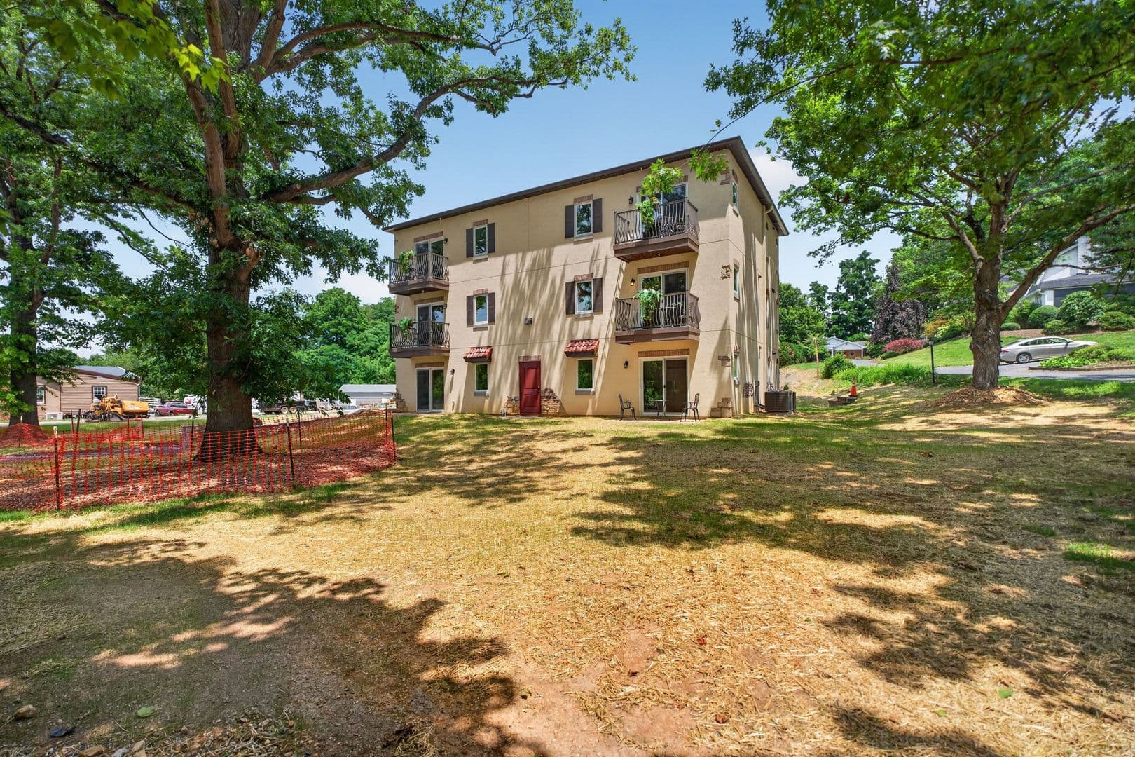 Harrisonburg House: 507 Roman Way Unit 101