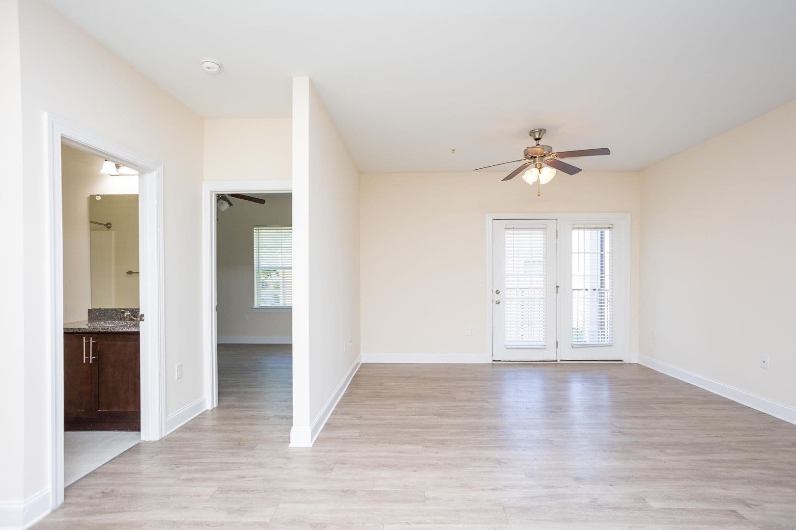 Harrisonburg House: 161 Howard Lane Apt 304