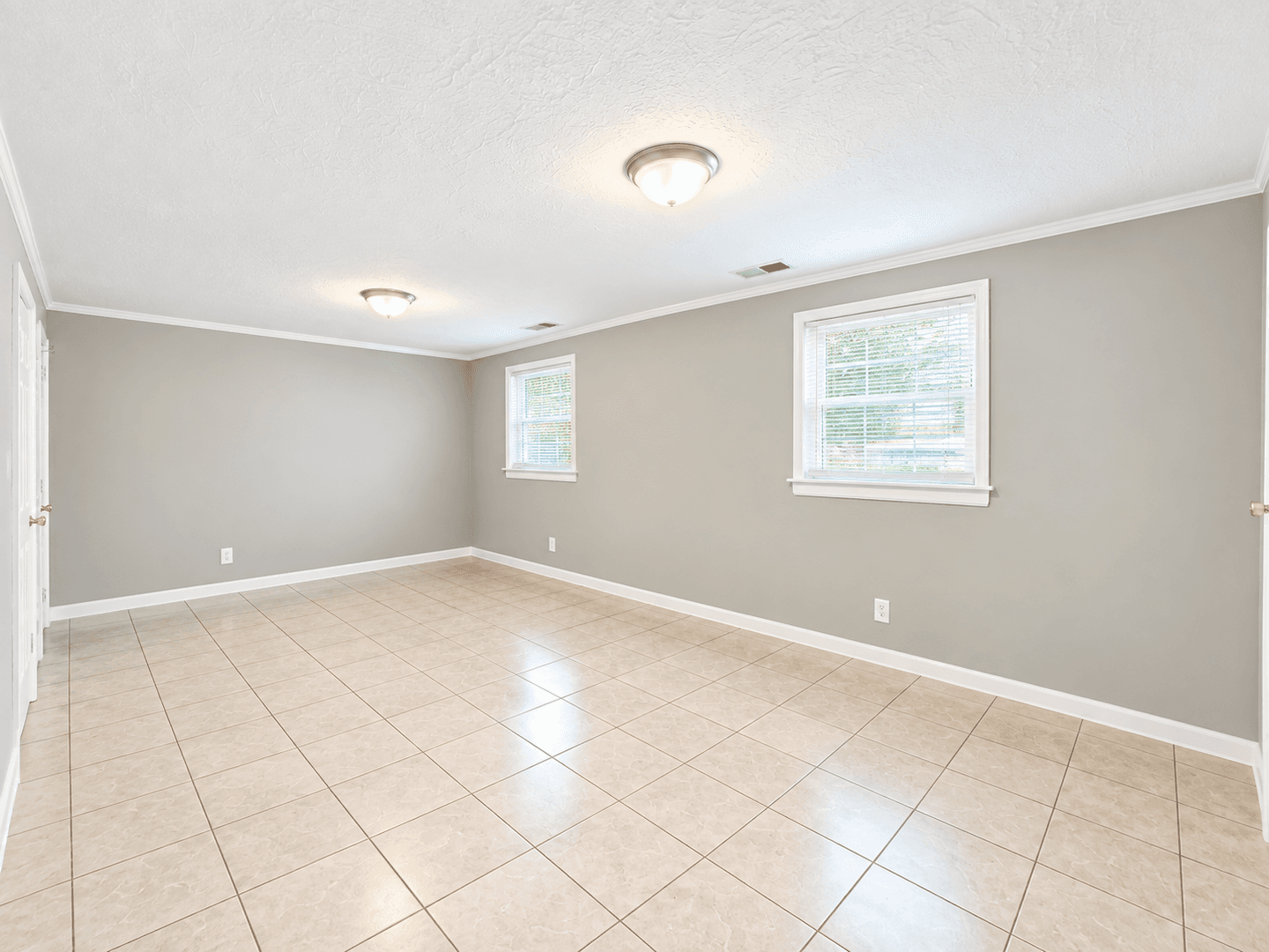 Harrisonburg House: 1528 Central Avenue