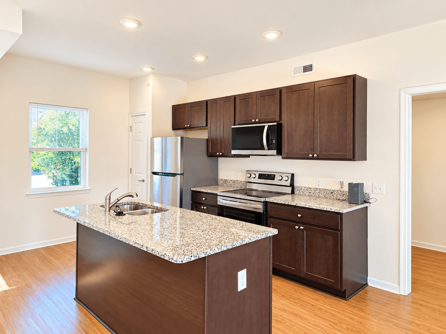 Harrisonburg House: 1250 Constitution Court Apt 203