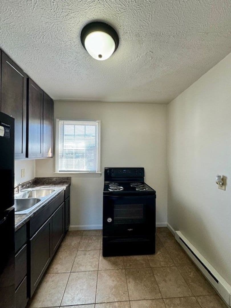 Bridgewater House: 412 Bruce Street #9