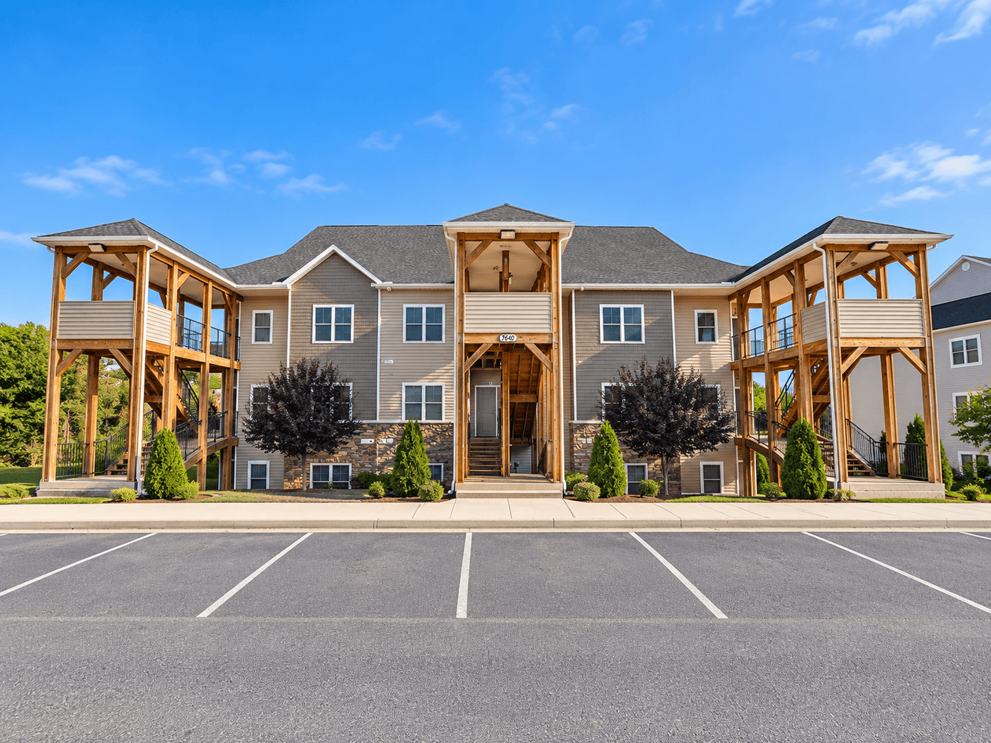 Harrisonburg House: 1250 Constitution Court Apt 203