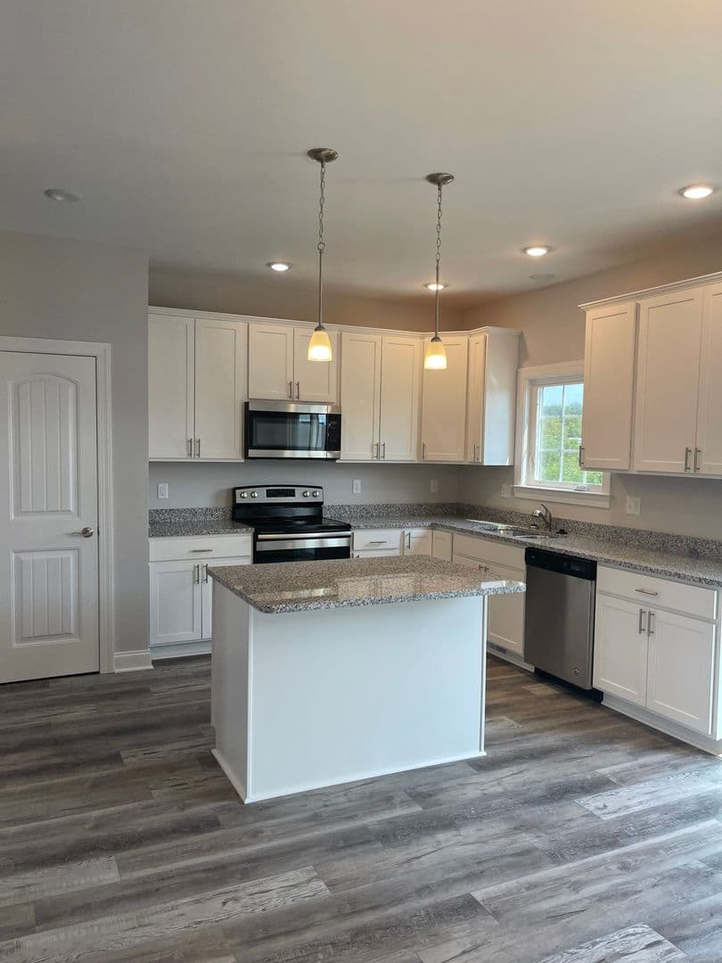 Rockingham House: 1157 Bluemoon Drive