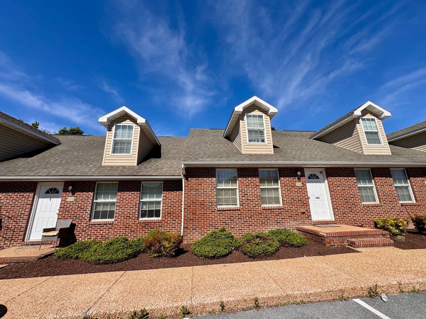 Harrisonburg House: 1029 Shenandoah St. Apt 107