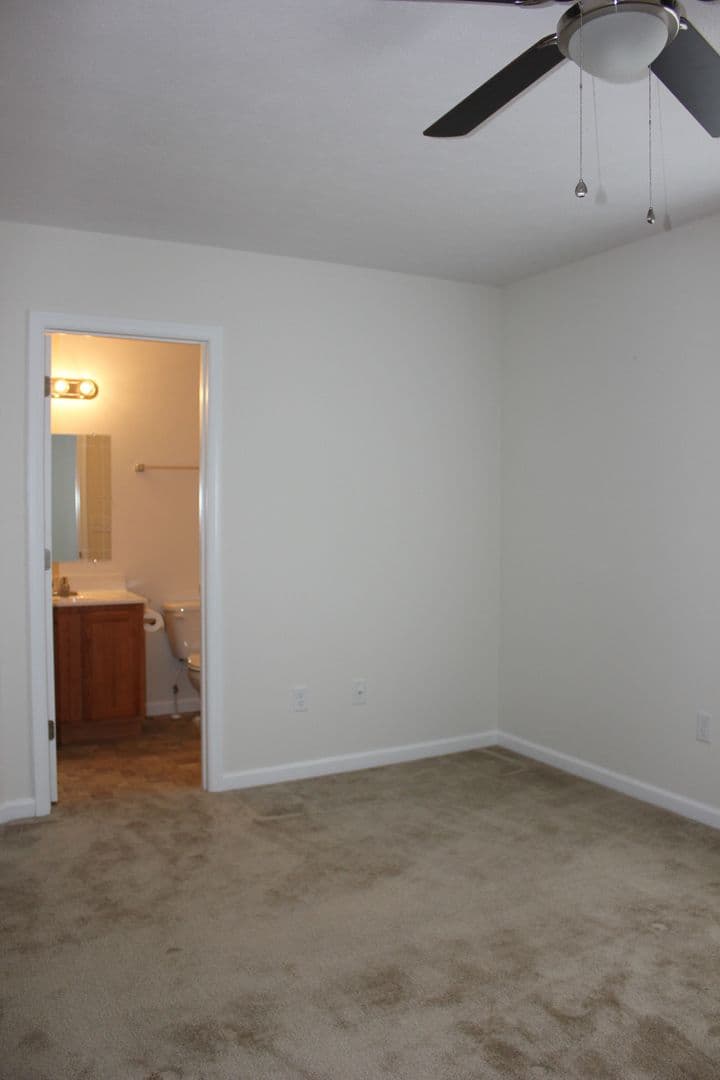 Broadway House: 186 Edom Lane