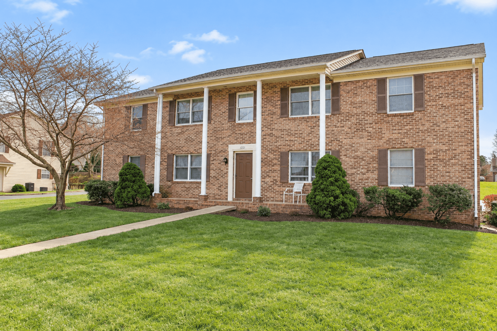 Harrisonburg House: 1221 Harmony Drive