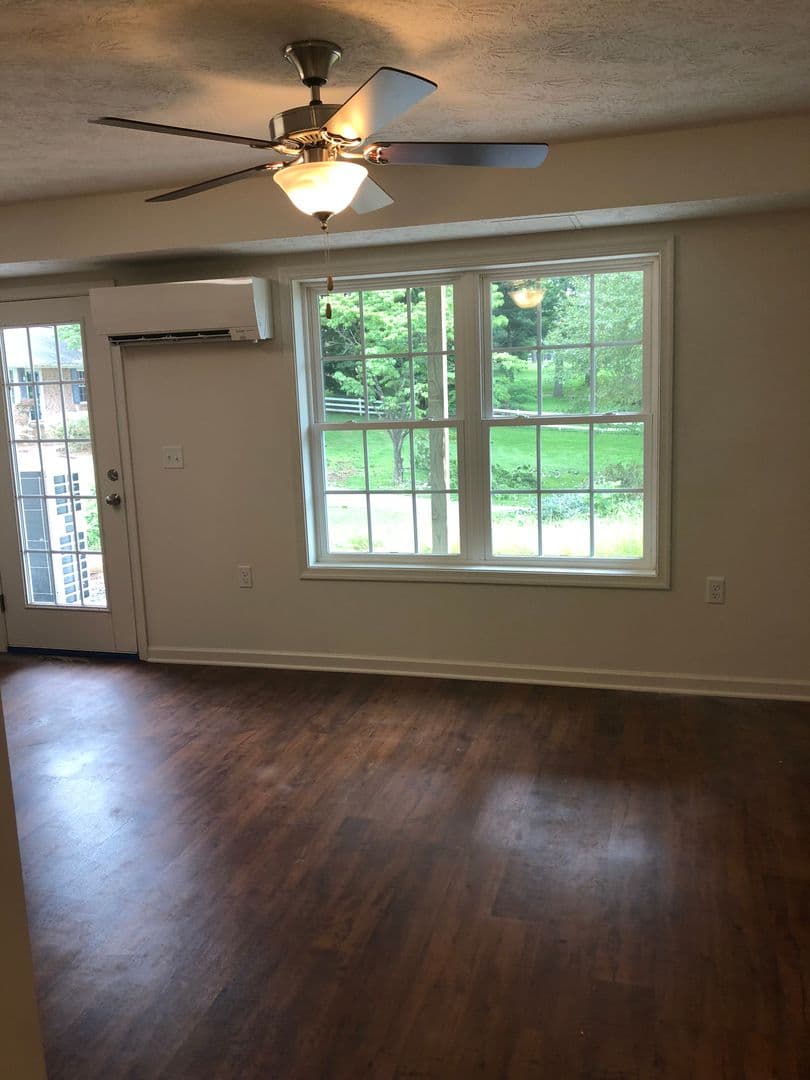 Harrisonburg House: 1464 Taylor Grove Lane Unit 1