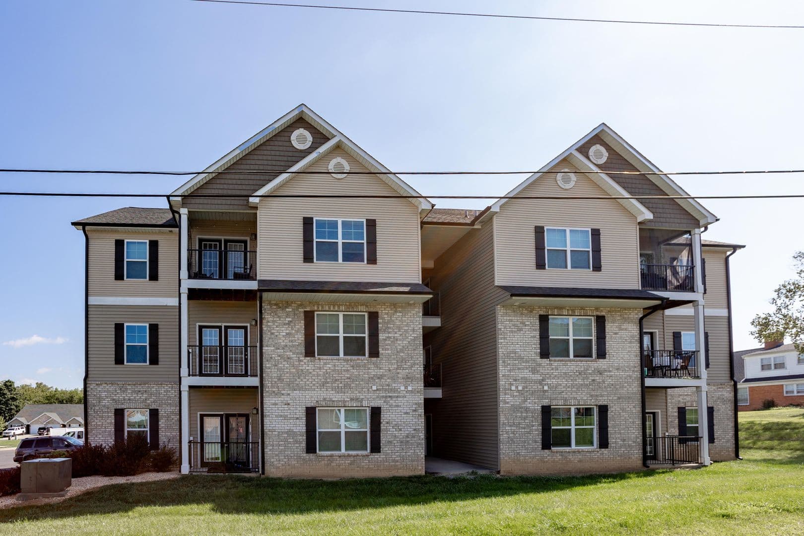Harrisonburg House: 161 Howard Lane Apt 304