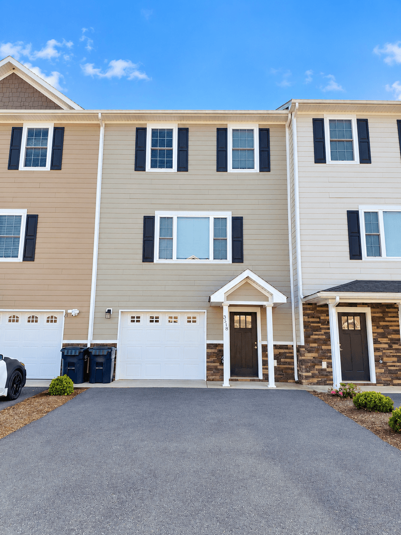 Rockingham House: 3518 Earthshine Way
