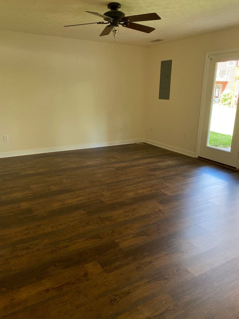 Harrisonburg House: 1238 Poets Court