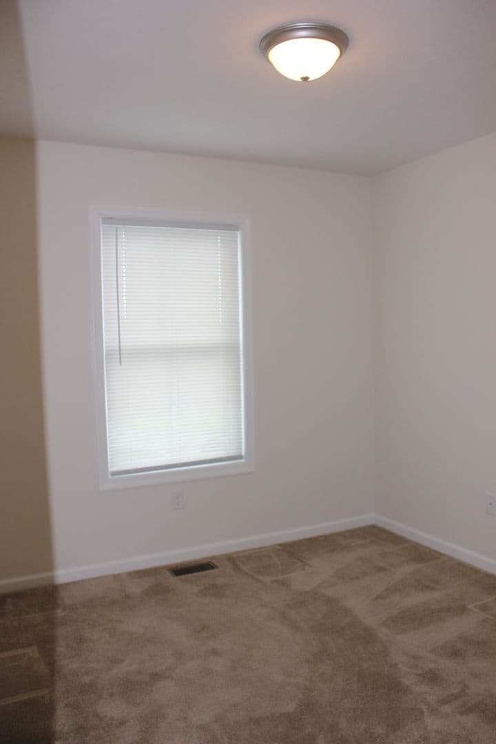 Broadway House: 186 Edom Lane