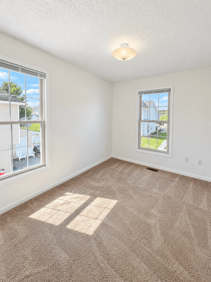 Harrisonburg House: 1130 Patrick Henry Place