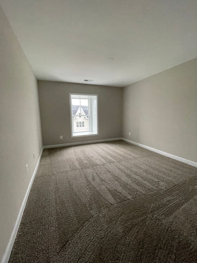 Rockingham House: 3216 Marion Square