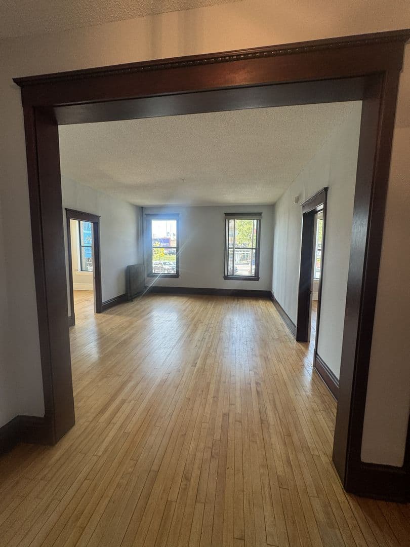 Mpls Apartment: 905 West Franklin