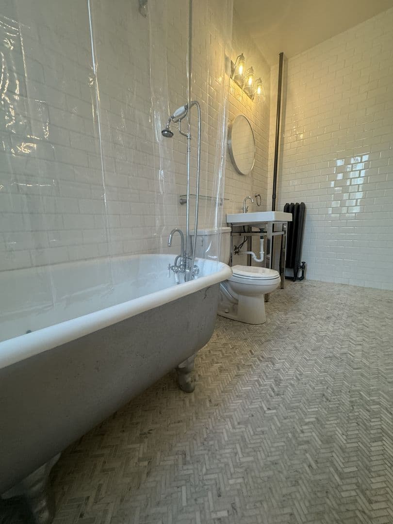 Mpls Apartment: 905 West Franklin