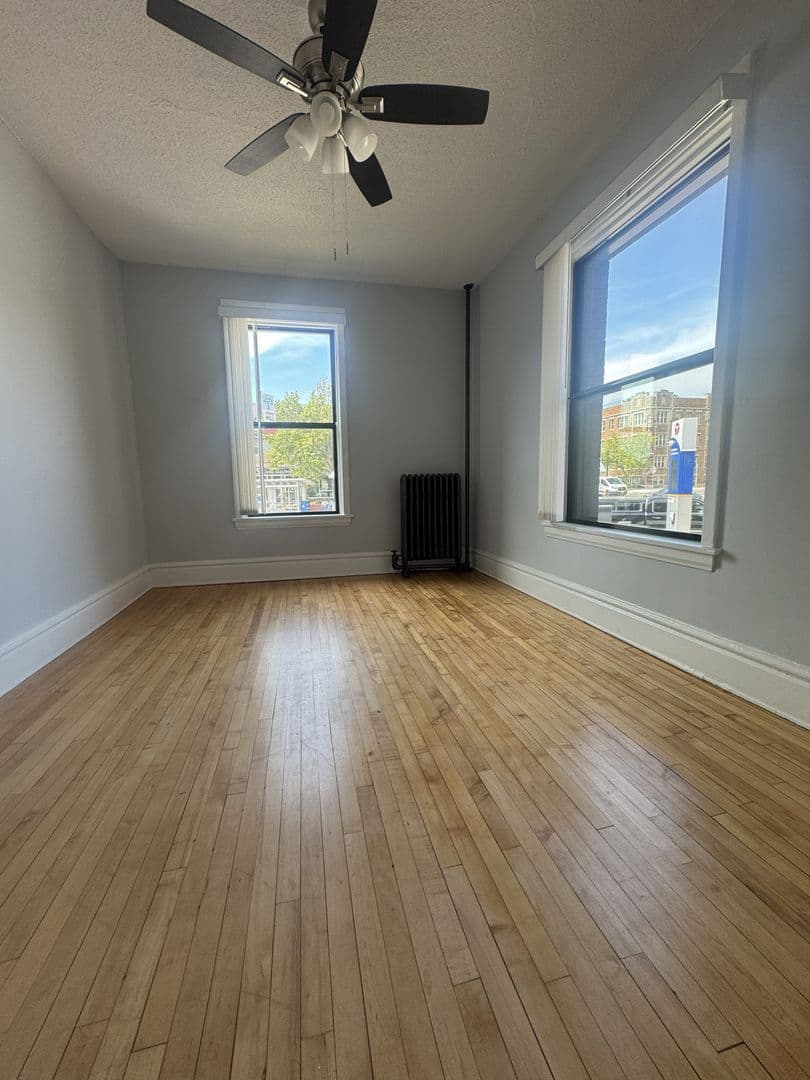 Mpls Apartment: 905 West Franklin
