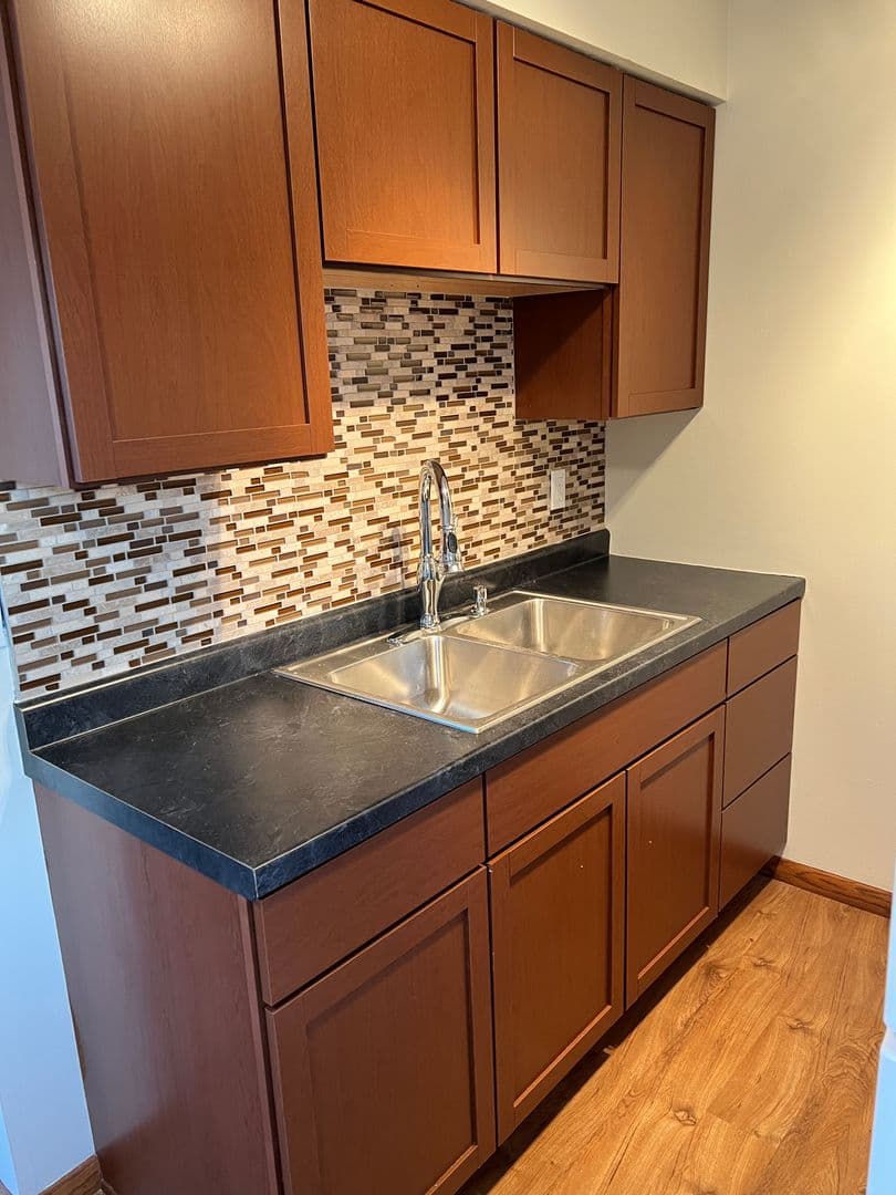 Mpls Apartment: 921 24th Ave S