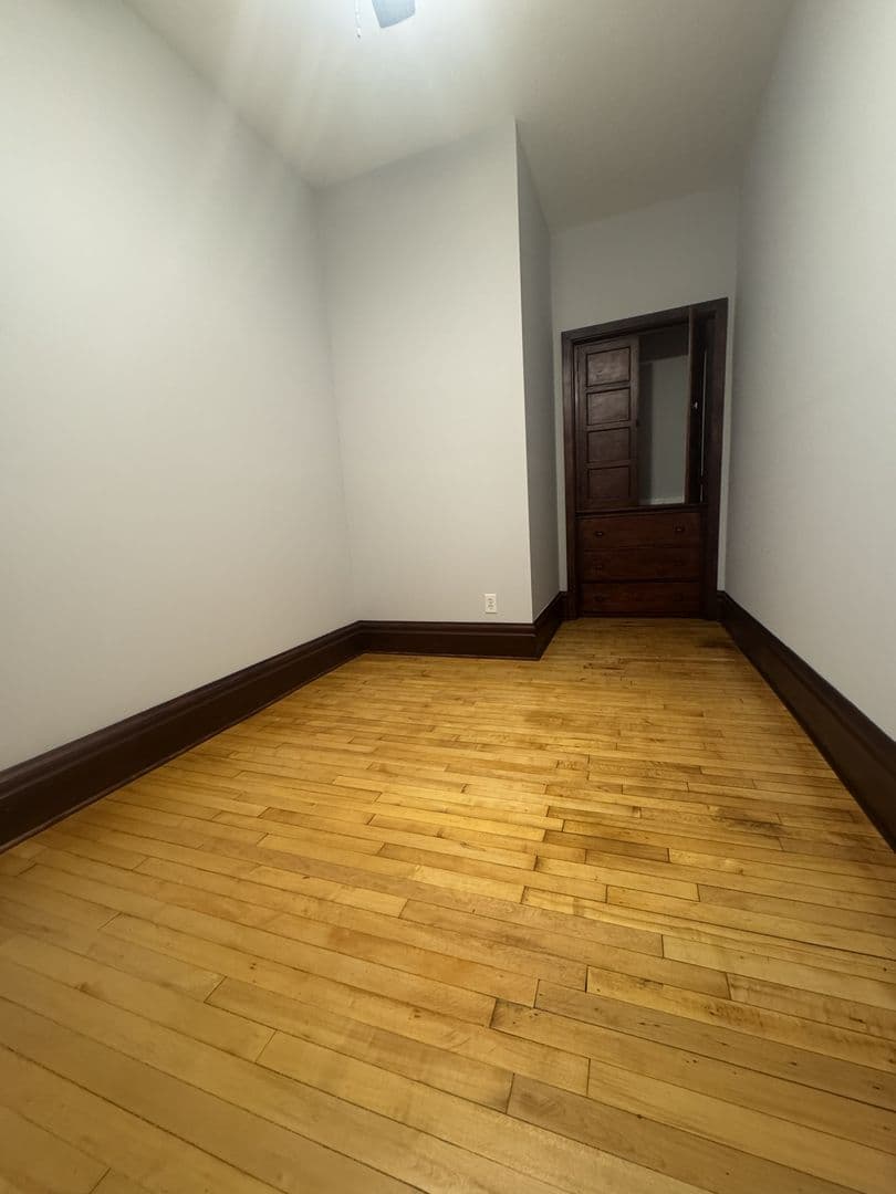 Mpls Apartment: 905 West Franklin