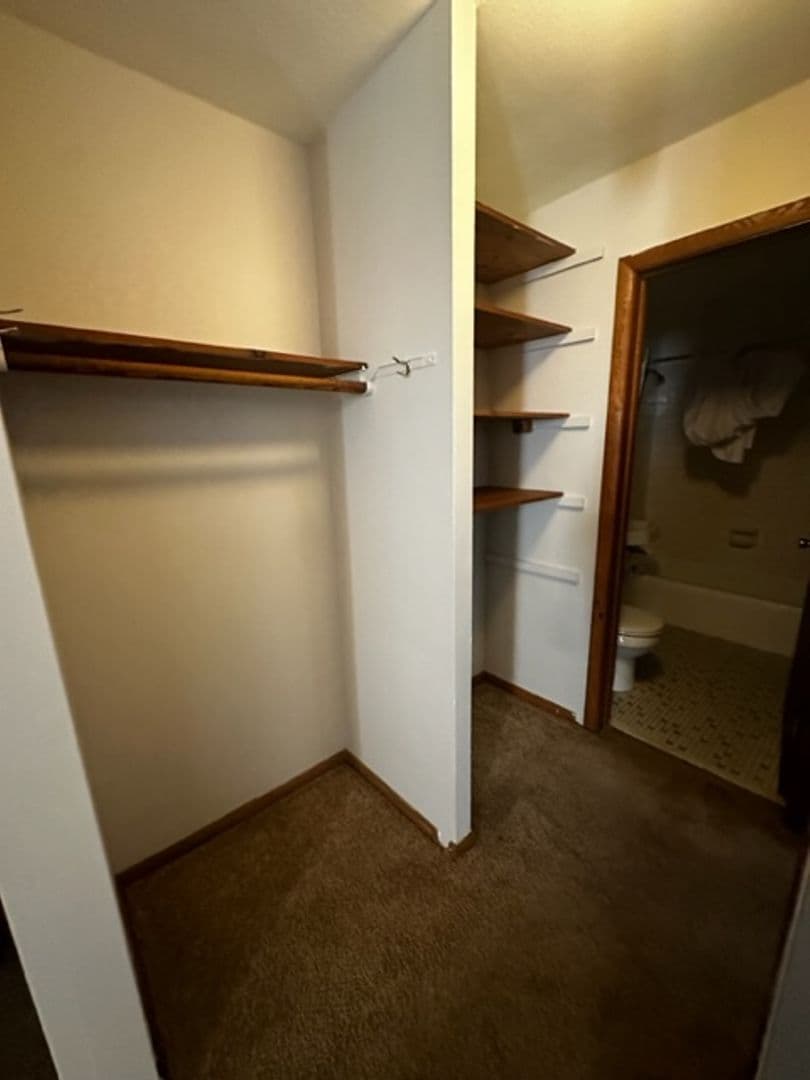 Mpls Apartment: 921 24th Ave S