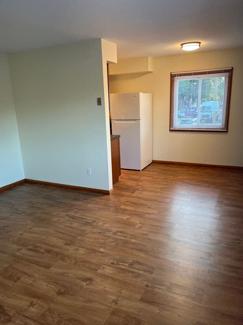 Mpls Apartment: 921 24th Ave S