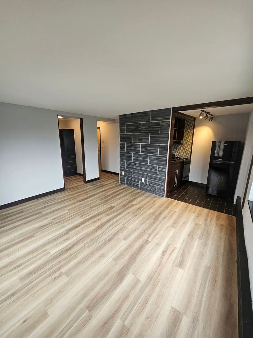 Mpls Apartment: 316 Oak Grove St