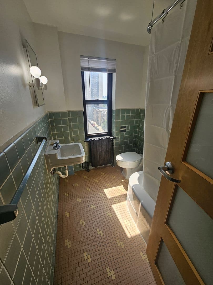 Mpls Apartment: 316 Oak Grove St