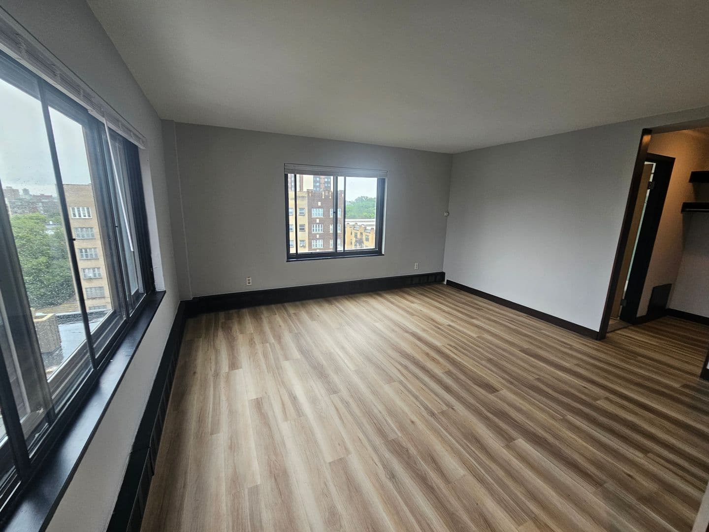 Mpls Apartment: 316 Oak Grove St