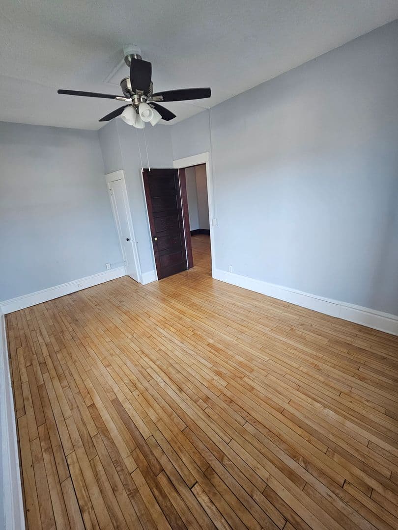 Mpls Apartment: 905 West Franklin