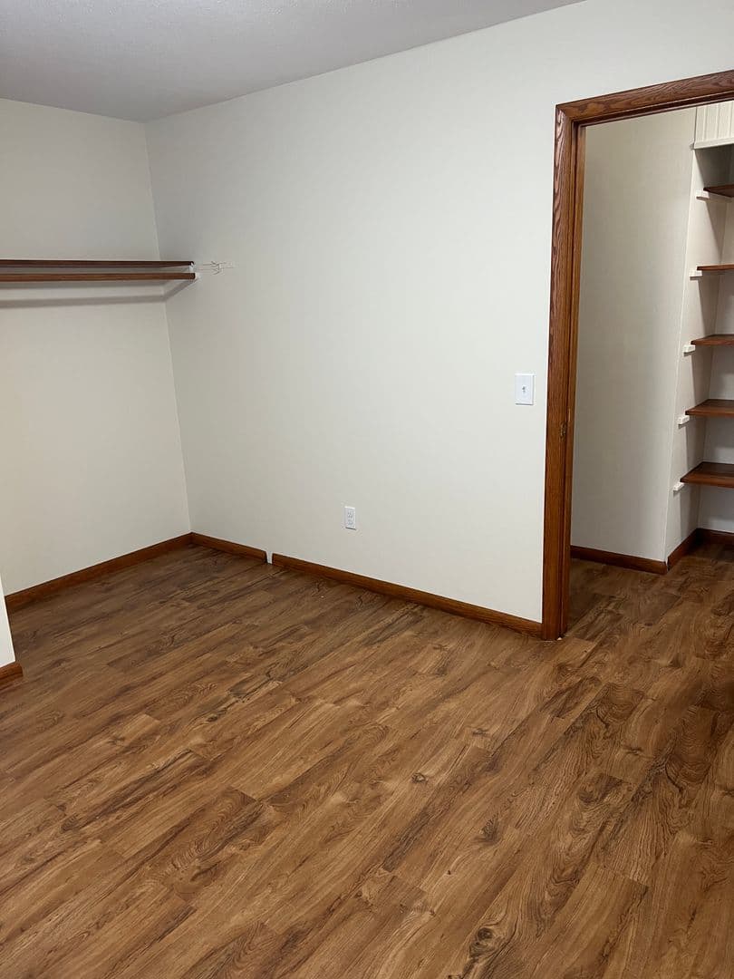 Mpls Apartment: 921 24th Ave S