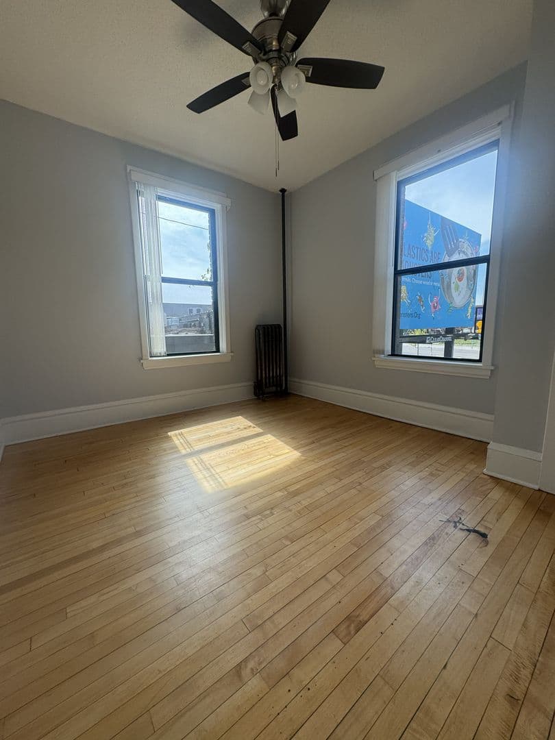 Mpls Apartment: 905 West Franklin