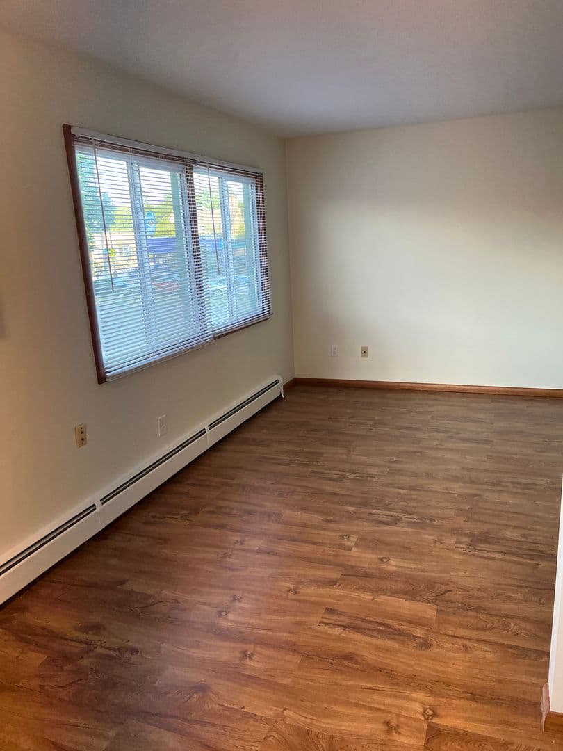 Mpls Apartment: 921 24th Ave S