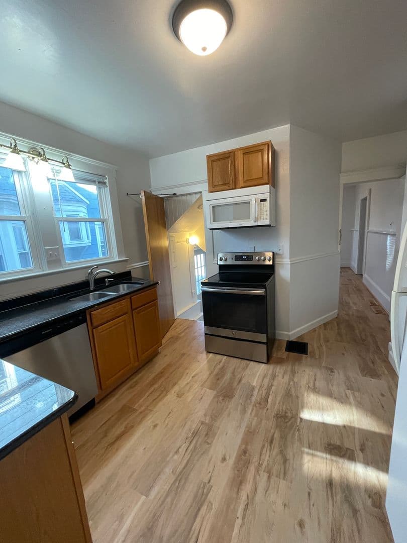 Ann Arbor House: 406 East Jefferson St