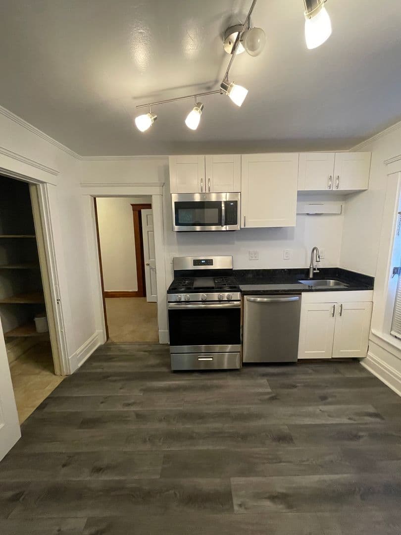 Ann Arbor House: 406 East Jefferson St