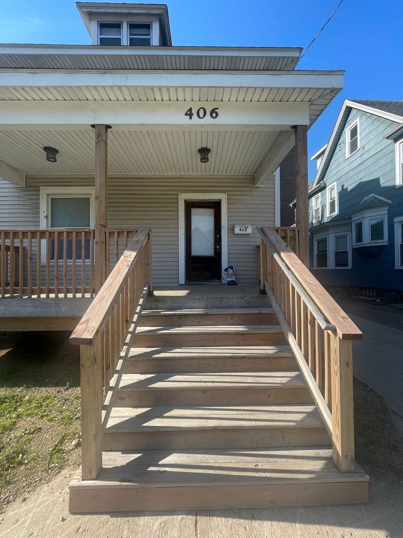 Ann Arbor House: 406 East Jefferson St