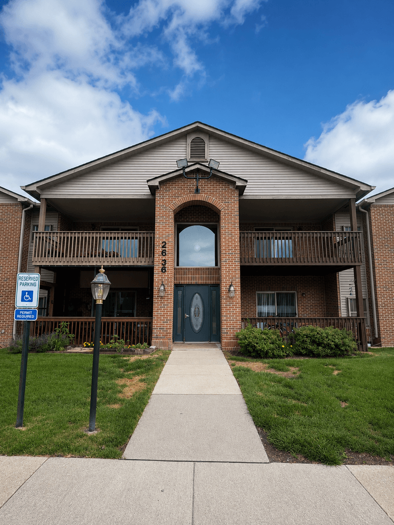 Ypsilanti House: 2636 Stadium View Dr. #8