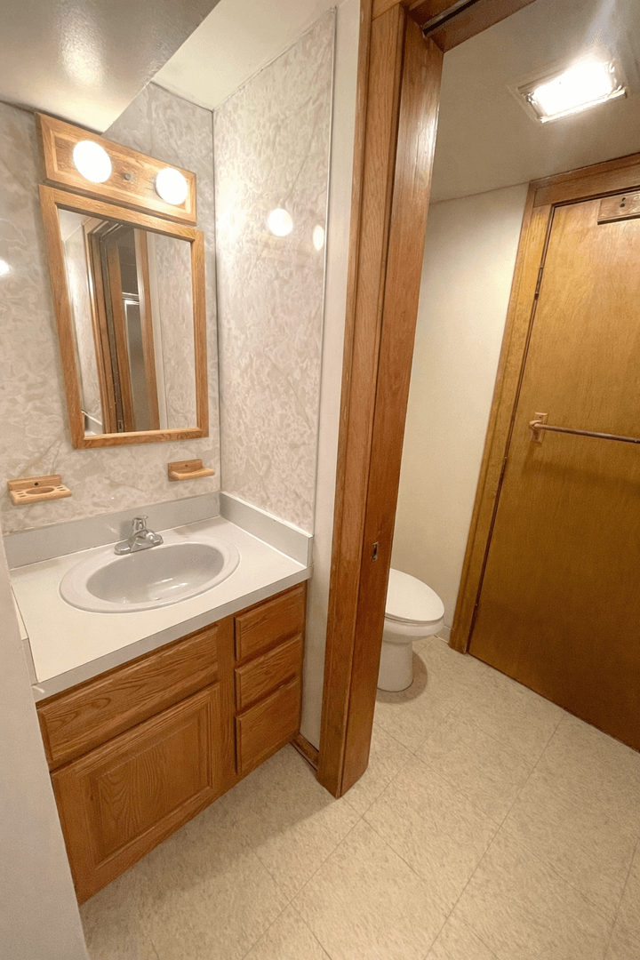 Ann Arbor Apartment: 203 E. Davis Ave.