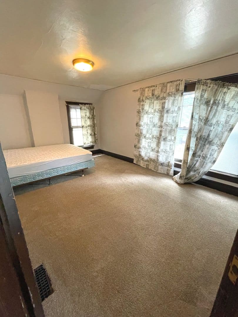 Ann Arbor Apartment: 1011 Vaughn St.