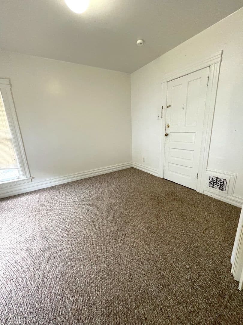 Ypsilanti Apartment: 418 Emmet St