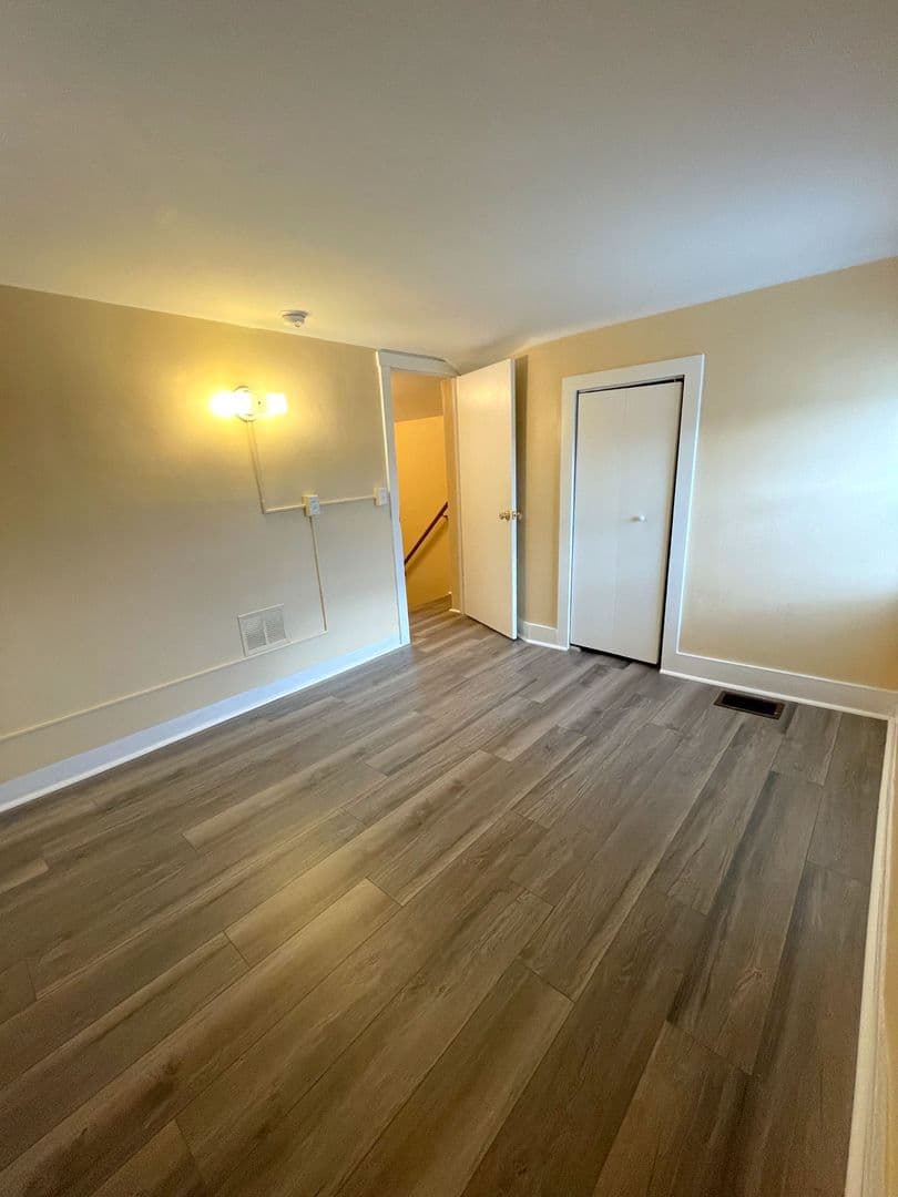 Ypsilanti Apartment: 3145 Snow Road
