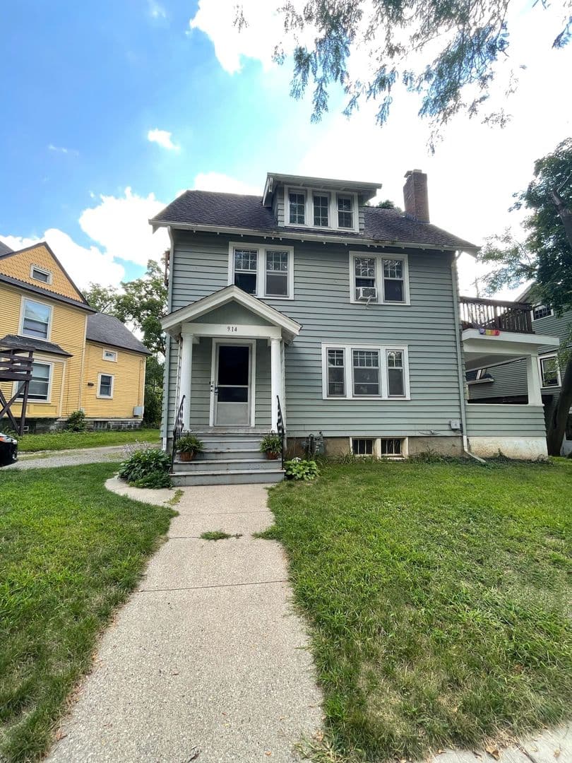 Ann Arbor Apartment: 914 Vaughn St.