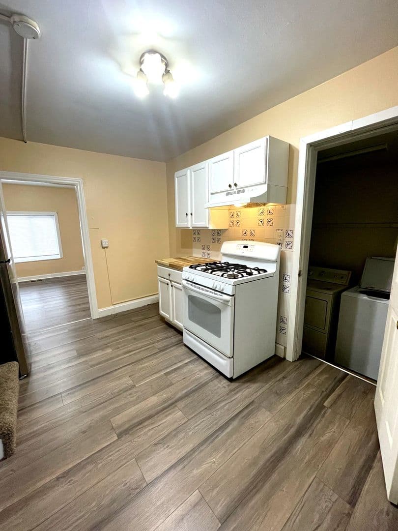Ypsilanti Apartment: 3145 Snow Rd.