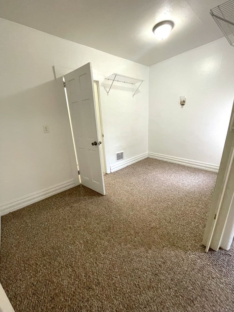 Ypsilanti Apartment: 418 Emmet St