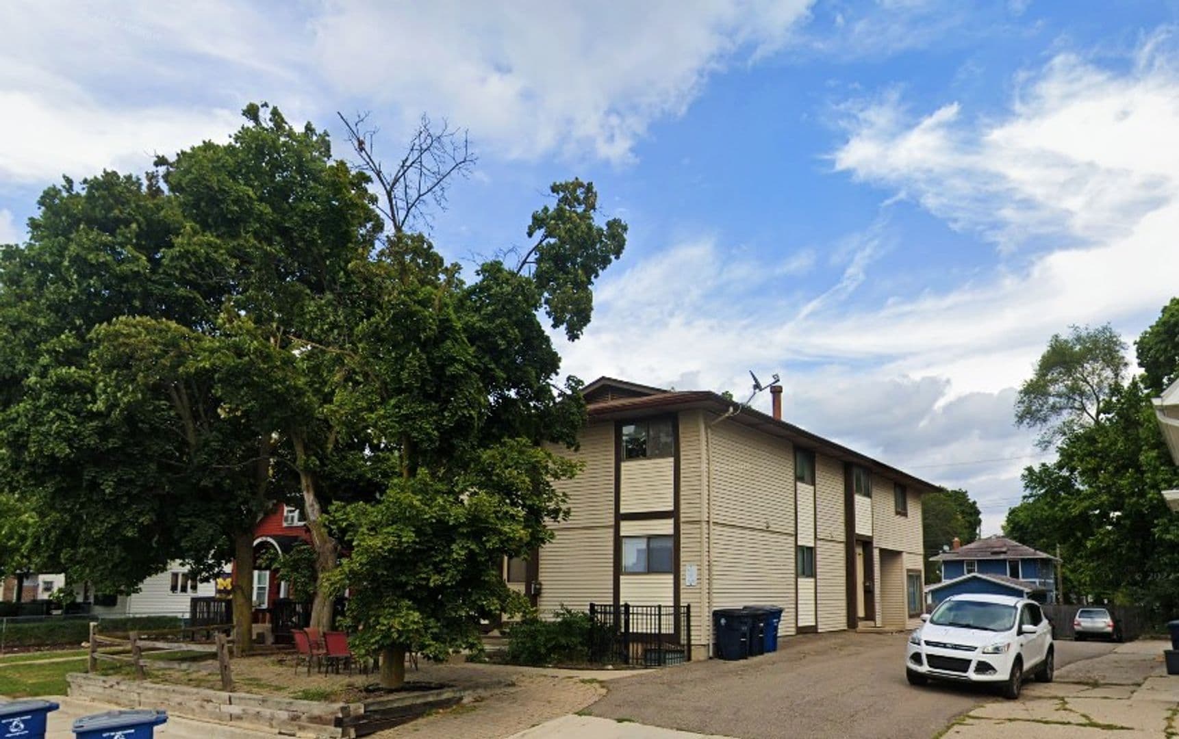 Ann Arbor Apartment: 1425/1427 S. State St.