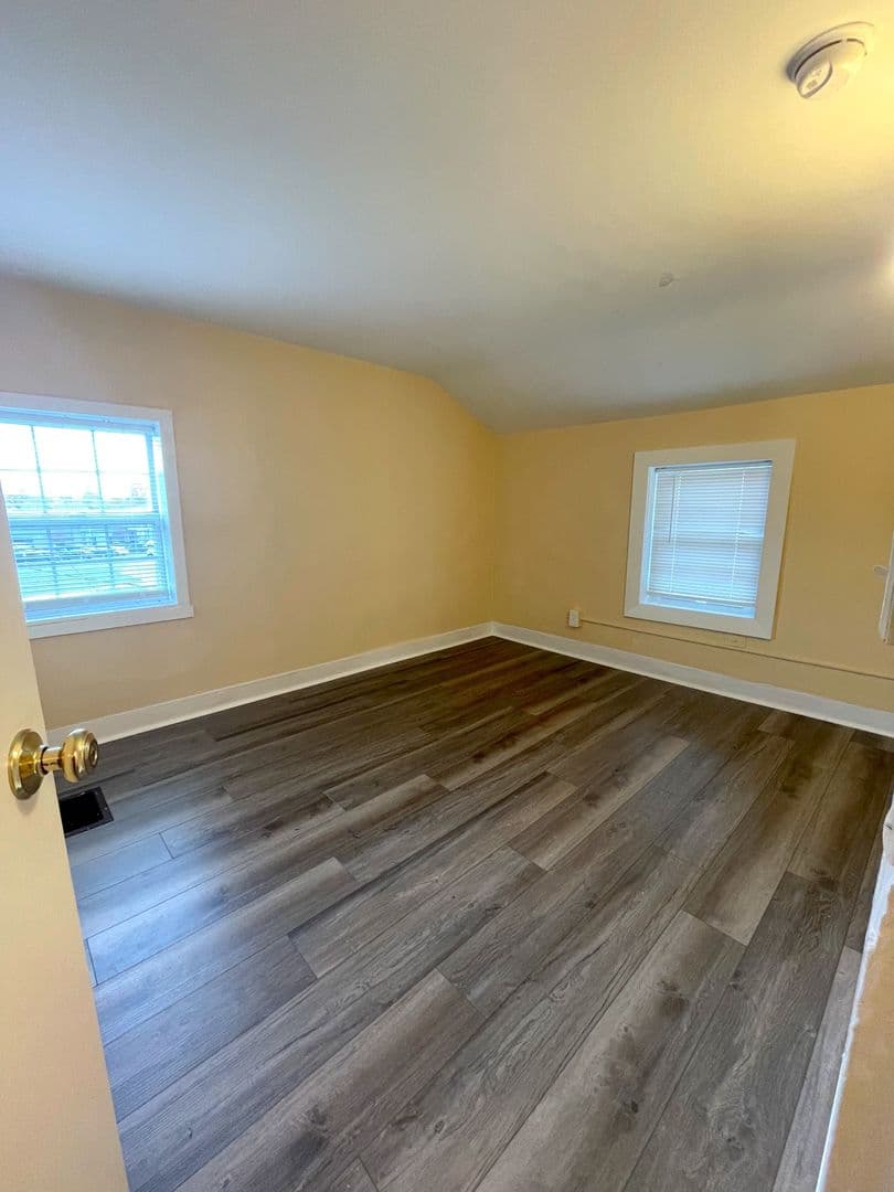 Ypsilanti Apartment: 3145 Snow Road