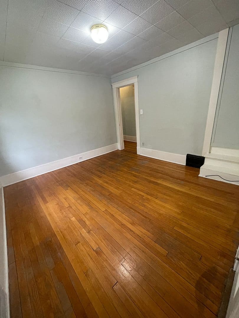 Ann Arbor Apartment: 914 Vaughn St.