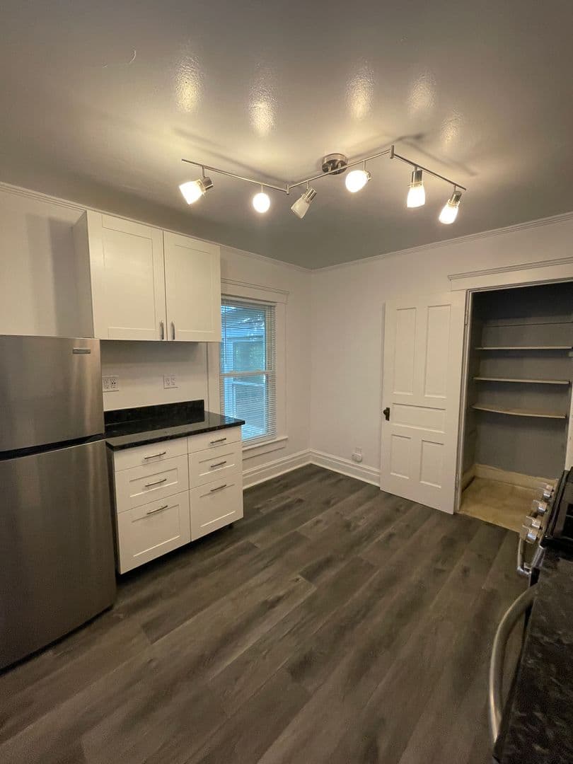 Ann Arbor House: 406 East Jefferson St